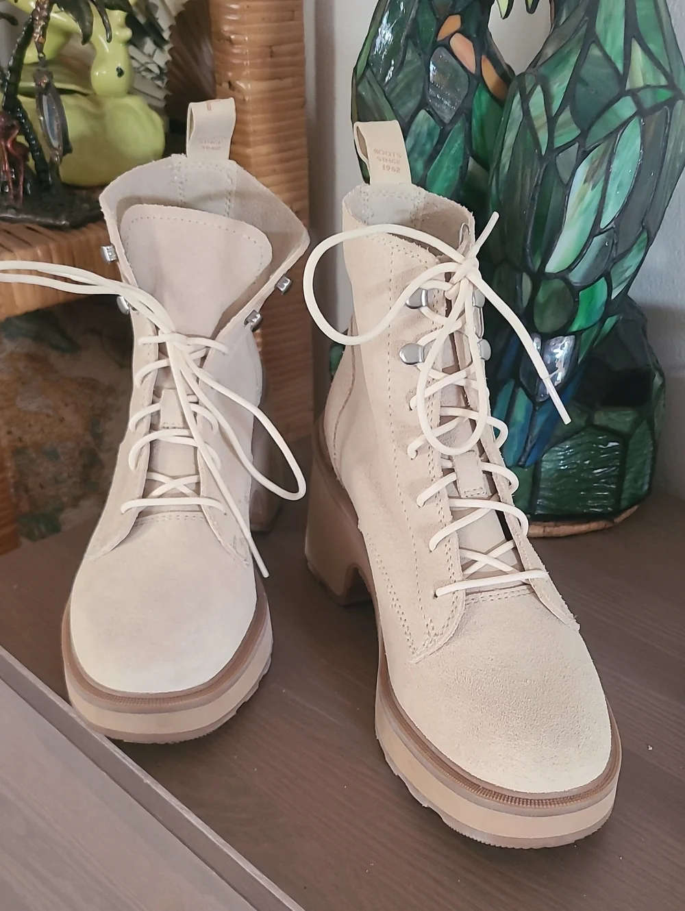 Sorel Hi-Line Heel Lace Up Boots Size 8